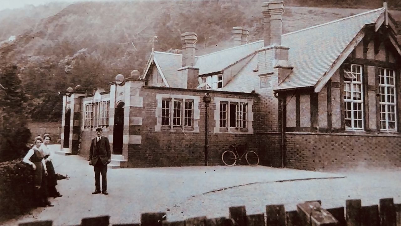 Pontfadog Community Hub